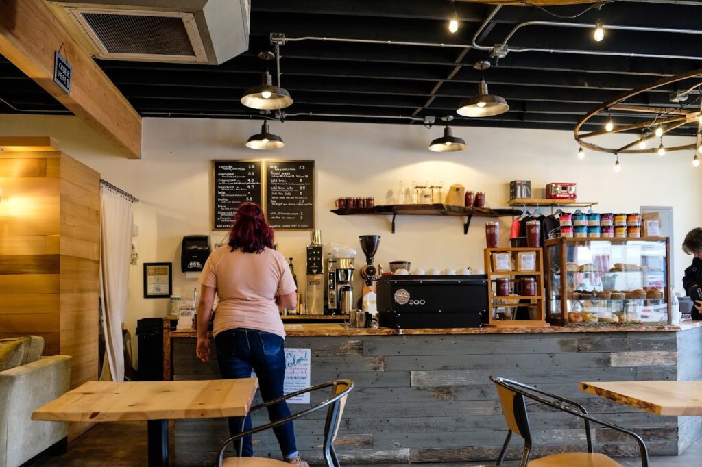 Tailholt Coffee Cozy Coffee Shops - Southern Oregon - What to do in Southern Oreogn